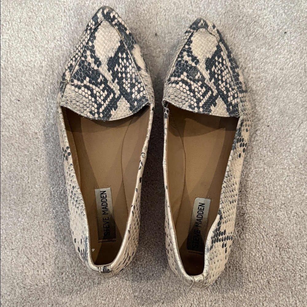 Steve Madden Black and Cream Snakeskin Loafers